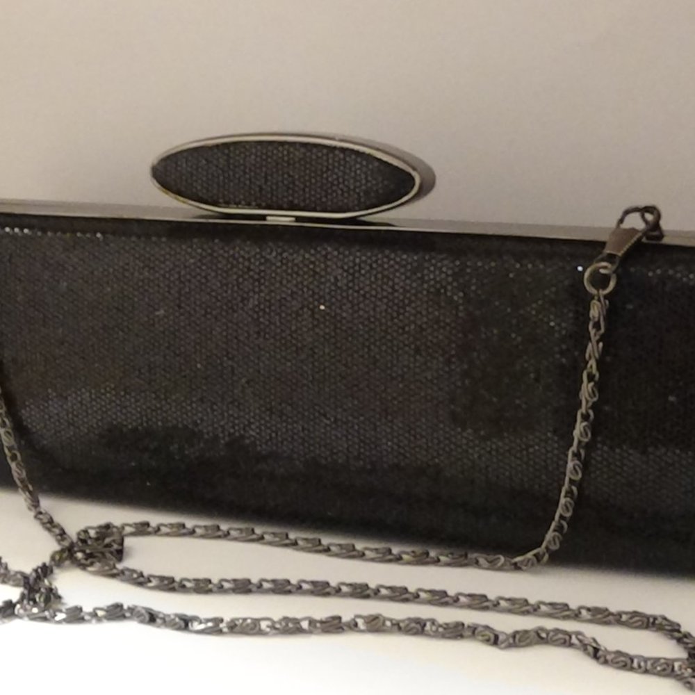 Le Chateau Luxury Midnight Purse